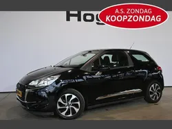 Zwart, metallic lak Gebruikt 2018 DS Automobiles DS3 So Chic Hatchback | € 9.940 (Eerlijke prijs)