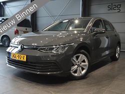 Grijs Gebruikt 2024 VW Golf VIII Life Hatchback | € 34.500 (Eerlijke prijs)