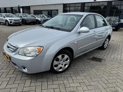 Grijs Gebruikt 2005 Kia Cerato LX Sedan | € 999 (Super prijs)