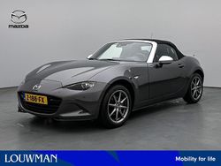 Grijs, metallic lak Gebruikt 2023 Mazda MX5 Luxury Cabriolet | € 29.445 (Goede deal)