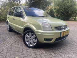Geel Gebruikt 2005 Ford Fusion Futura MPV | € 2.499 (Goede deal)