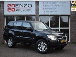 Zwart (metallic) Gebruikt 2017 Mitsubishi Pajero SUV | € 19.995