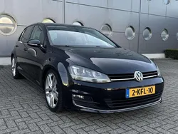 Zwart Gebruikt 2013 VW Golf VII Highline Hatchback | € 10.995 (Eerlijke prijs)