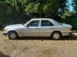 Zilver Gebruikt 1992 Mercedes E300 Sedan | € 4.950