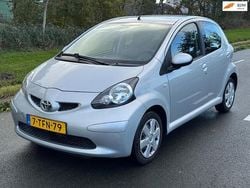Grijs Gebruikt 2011 Toyota Aygo Comfort Hatchback | € 5.499 (Goede deal)