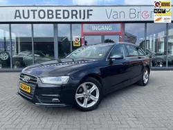 Blauw, metallic lak Gebruikt 2015 Audi A4 Basis Stationwagen | € 8.900 (Goede deal)