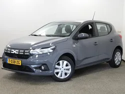 Grijs Gebruikt 2023 Dacia Sandero Expression Hatchback | € 16.950 (Eerlijke prijs)