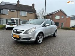 Grijs Gebruikt 2010 Opel Corsa Selection Hatchback | € 1.550 (Super prijs)