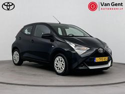 Zwart Gebruikt 2021 Toyota Aygo X-play Hatchback | € 12.499 (Iets duurder)