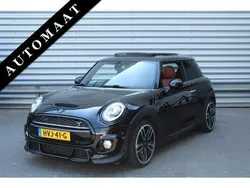 Zwart Gebruikt 2019 Mini Cooper S Hatchback | € 24.950 (Eerlijke prijs)
