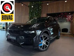 Zwart, metallic lak Gebruikt 2022 Lynk & Co 01 SUV | € 24.500 (Eerlijke prijs)