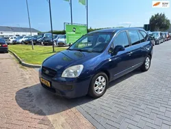 Blauw, metallic lak Gebruikt 2007 Kia Carens 2 MPV | € 1.499 (Duur)