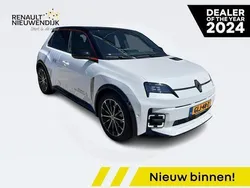 Wit nacre met dak in sterzwart Gebruikt 2024 Renault R5 Iconic Hatchback | € 31.995 (Eerlijke prijs)