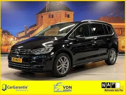 Zwart, metallic lak Gebruikt 2019 VW Touran Business MPV | € 23.750 (Super prijs)