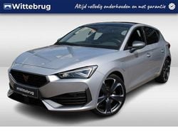 Zilver, metallic lak Gebruikt 2022 Cupra Leon VZ Hatchback | € 26.750 (Eerlijke prijs)