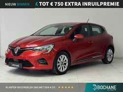 Rouge flamme (nnp) Gebruikt 2019 Renault Clio IV Zen Hatchback | € 10.245 (Eerlijke prijs)