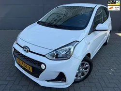 Wit, metallic lak Gebruikt 2019 Hyundai i10 Comfort Hatchback | € 7.850 (Eerlijke prijs)