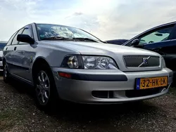 Grijs Gebruikt 2001 Volvo V40 Stationwagen | € 950