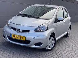 Grijs Gebruikt 2009 Toyota Aygo Sport Hatchback | € 3.250 (Eerlijke prijs)
