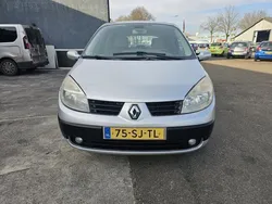 Grijs Gebruikt 2006 Renault Scénic II Expression MPV | € 1.499 (Eerlijke prijs)