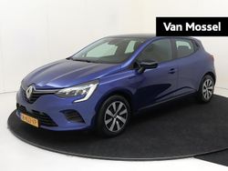 Bleu iron rqh Gebruikt 2022 Renault Clio V Equilibre Hatchback | € 13.940 (Eerlijke prijs)