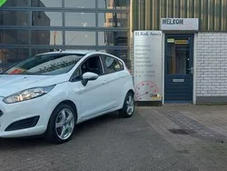 Wit Gebruikt 2015 Ford Fiesta Style Hatchback | € 5.400 (Eerlijke prijs)