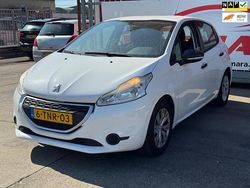 Wit Gebruikt 2014 Peugeot 208 Access Hatchback | € 4.500 (Goede deal)