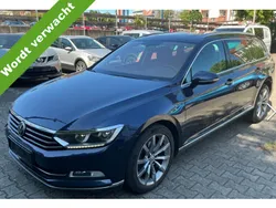Blauw, metallic lak Gebruikt 2016 VW Passat Highline Stationwagen | € 18.950 (Goede deal)