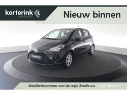 Zwart Gebruikt 2018 Toyota Yaris Active Hatchback | € 14.950 (Eerlijke prijs)
