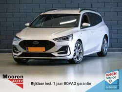 Grijs Gebruikt 2023 Ford Focus ST-Line Hatchback | € 23.500 (Eerlijke prijs)
