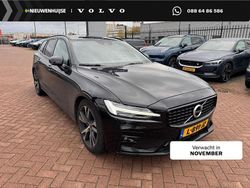 Zwart Gebruikt 2021 Volvo V60 R-Design Stationwagen | € 28.899 (Eerlijke prijs)