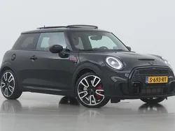 Groen Gebruikt 2023 Mini John Cooper Works Classic Hatchback | € 38.400 (Eerlijke prijs)