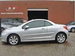 Grijs Gebruikt 2009 Peugeot 207 CC Cabriolet | € 1.899