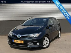 Grijs Gebruikt 2017 Toyota Auris Hatchback | € 13.900 (Eerlijke prijs)