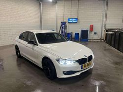 Wit Gebruikt 2017 BMW 318 Sedan | € 14.000 (Duur)