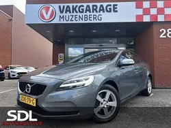Grijs Gebruikt 2017 Volvo V40 Stationwagen | € 15.945 (Eerlijke prijs)
