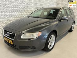 Grijs Gebruikt 2008 Volvo V70 Summum Stationwagen | € 2.999 (Eerlijke prijs)