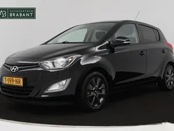 Zwart, metallic lak Gebruikt 2014 Hyundai i20 Hatchback | € 5.445 (Eerlijke prijs)