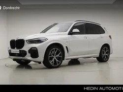 Mineralweiss metallic (wit metallic) Gebruikt 2021 BMW X5 Comfort Edition SUV | € 68.895 (Iets duurder)
