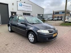 Grijs Gebruikt 2009 Renault Mégane GrandTour Authentique Stationwagen | € 1.750 (Eerlijke prijs)