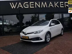 Wit Gebruikt 2017 Toyota Auris Hybrid Hatchback | € 13.450 (Eerlijke prijs)