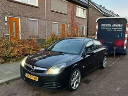Blauw Gebruikt 2006 Opel Vectra Executive Hatchback | € 4.000