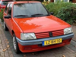 Rood Gebruikt 1995 Peugeot 205 Forever Hatchback | € 2.000