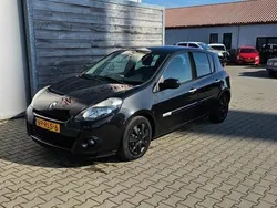 Zwart Gebruikt 2011 Renault Clio II Authentique Hatchback | € 2.750 (Eerlijke prijs)