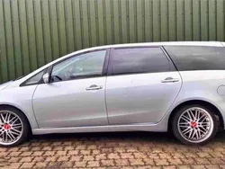 Mitsubishi Grandis