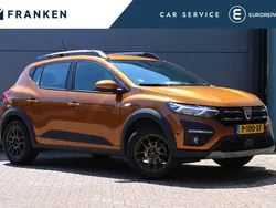 Oranje Gebruikt 2022 Dacia Sandero Essentiel Hatchback | € 16.645 (Eerlijke prijs)