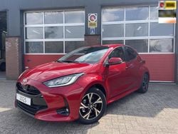 Rood Nieuw 2025 Toyota Yaris Hybrid Comfort Hatchback | € 28.750 (Goede deal)
