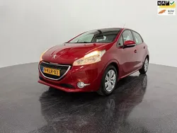 Rood Gebruikt 2013 Peugeot 208 Envy Hatchback | € 3.250 (Goede deal)