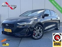 Zwart Gebruikt 2022 Ford Focus ST-Line Hatchback | € 19.950 (Goede deal)