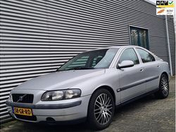 Grijs Gebruikt 2001 Volvo S60 Sedan | € 1.995 (Eerlijke prijs)